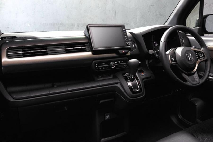 Торпедо Honda N WGN Custom 2019 года  (фото 7 из 24)